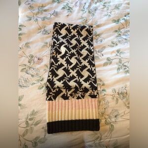 Women’s scarf